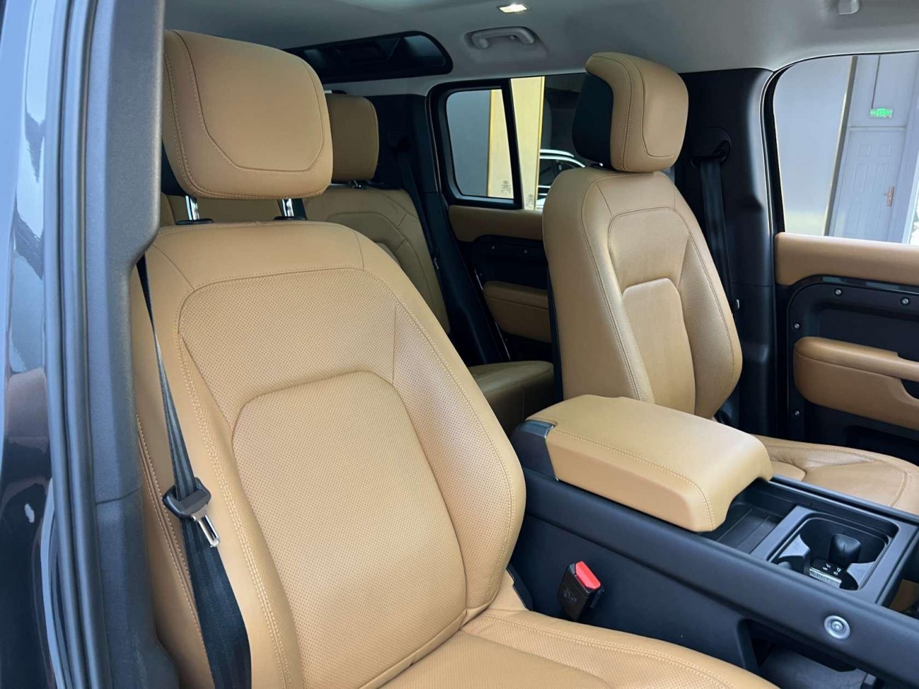 Land Rover Defender 2023