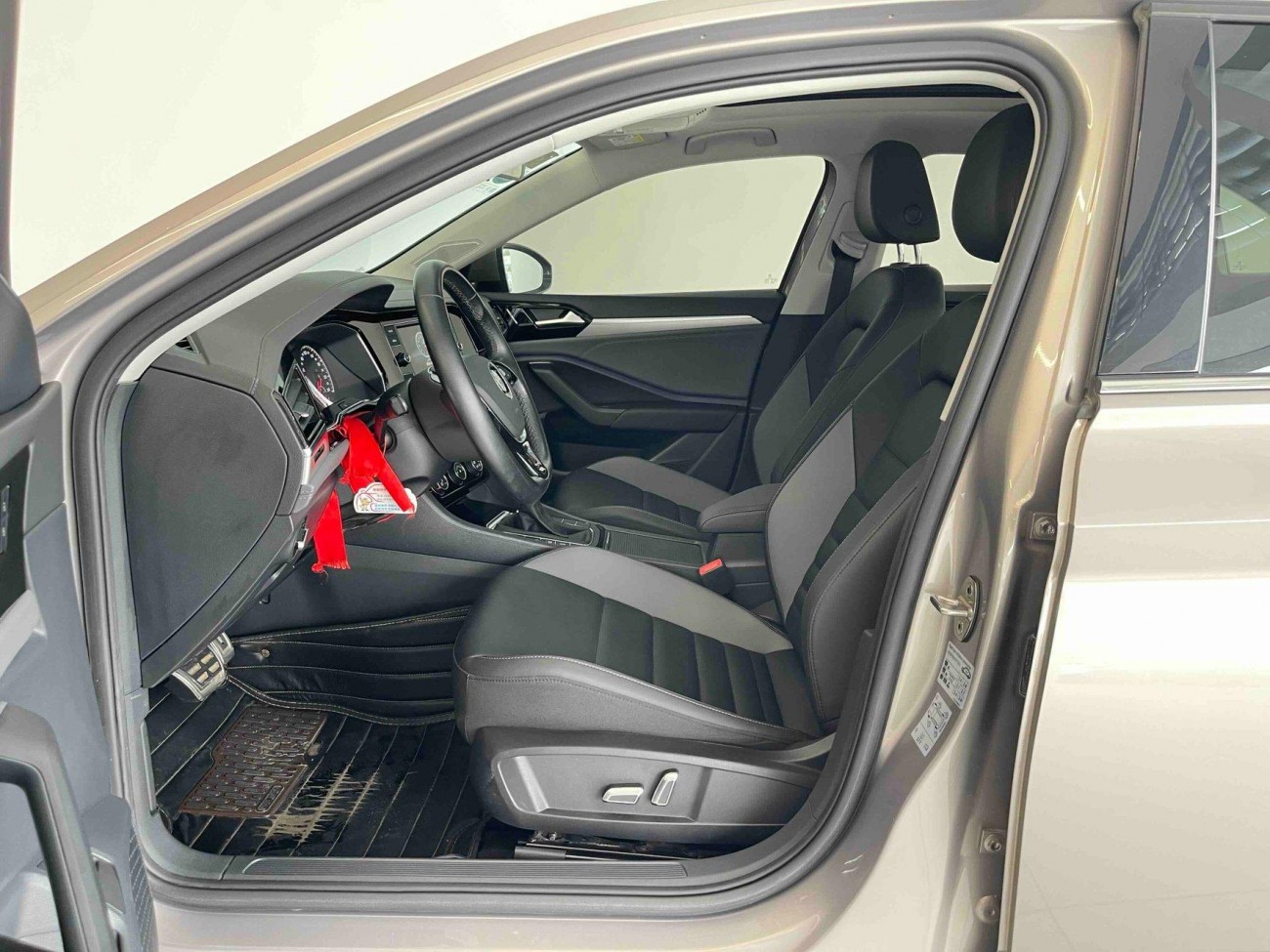 Volkswagen Sagitar 2020