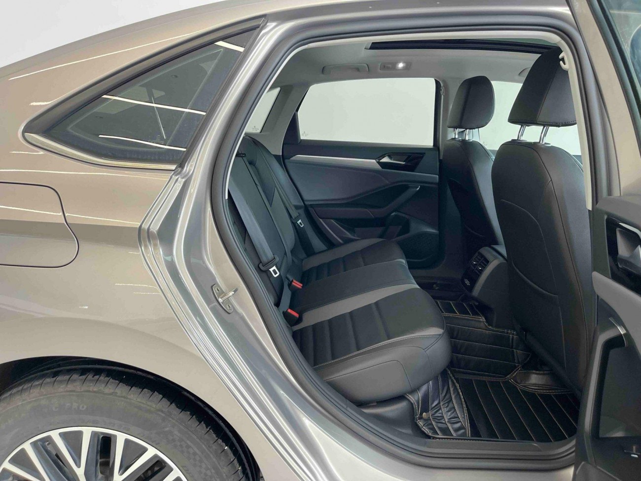 Volkswagen Sagitar 2020