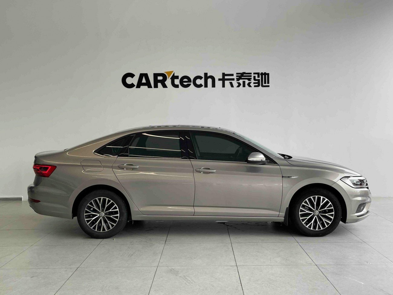 Volkswagen Sagitar 2020