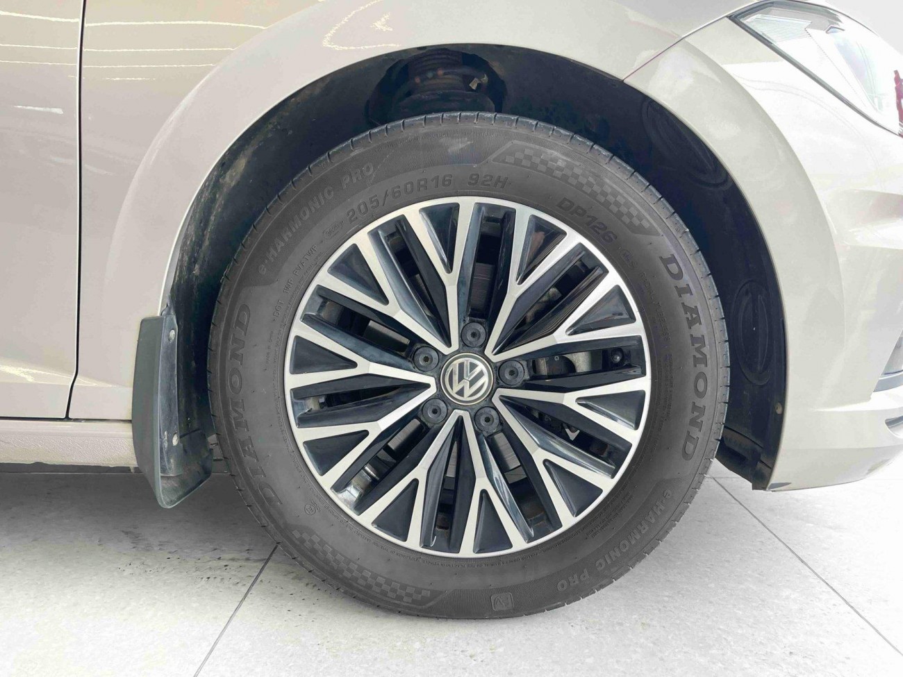 Volkswagen Sagitar 2020