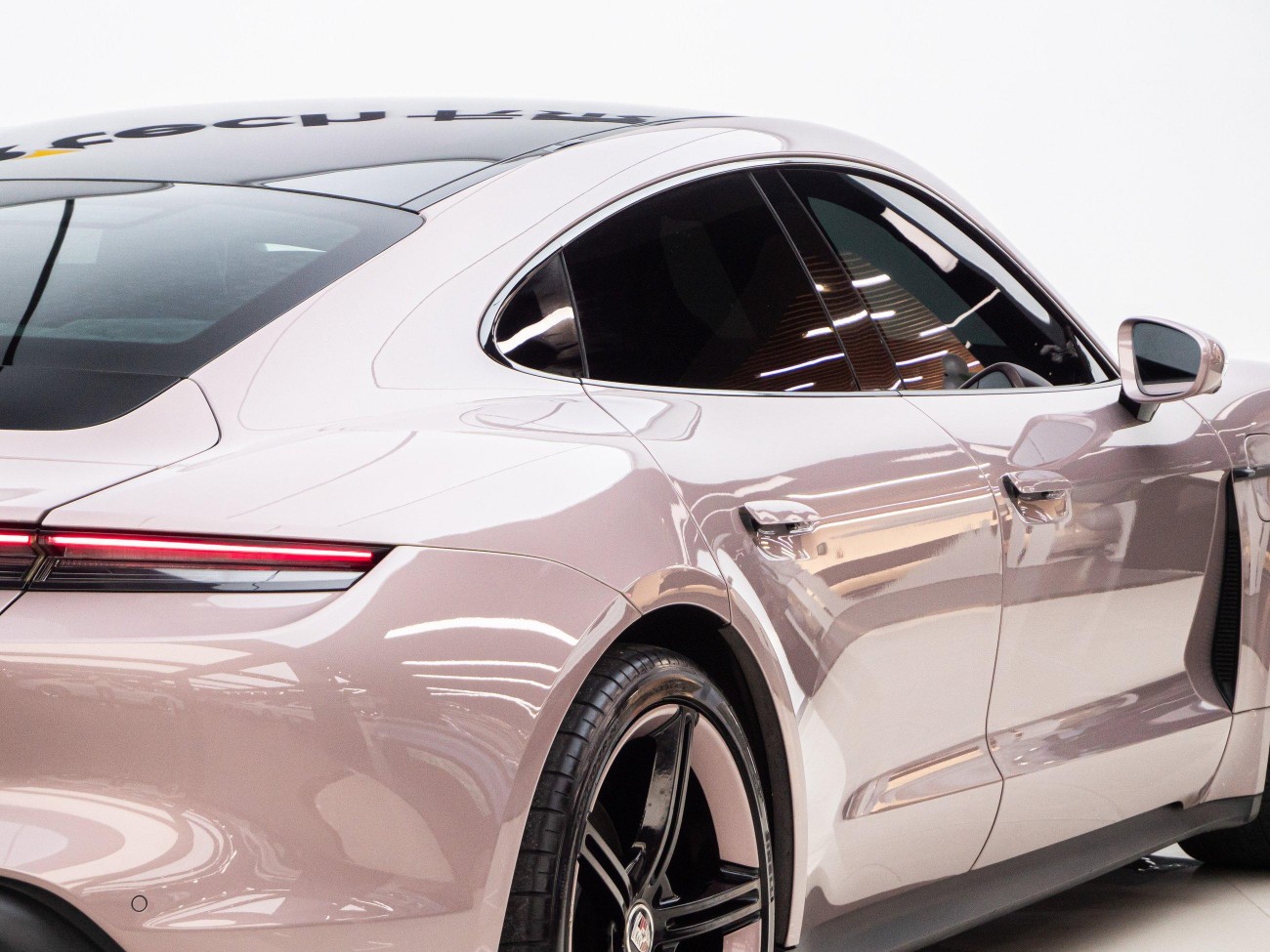 Porsche Taycan 2021