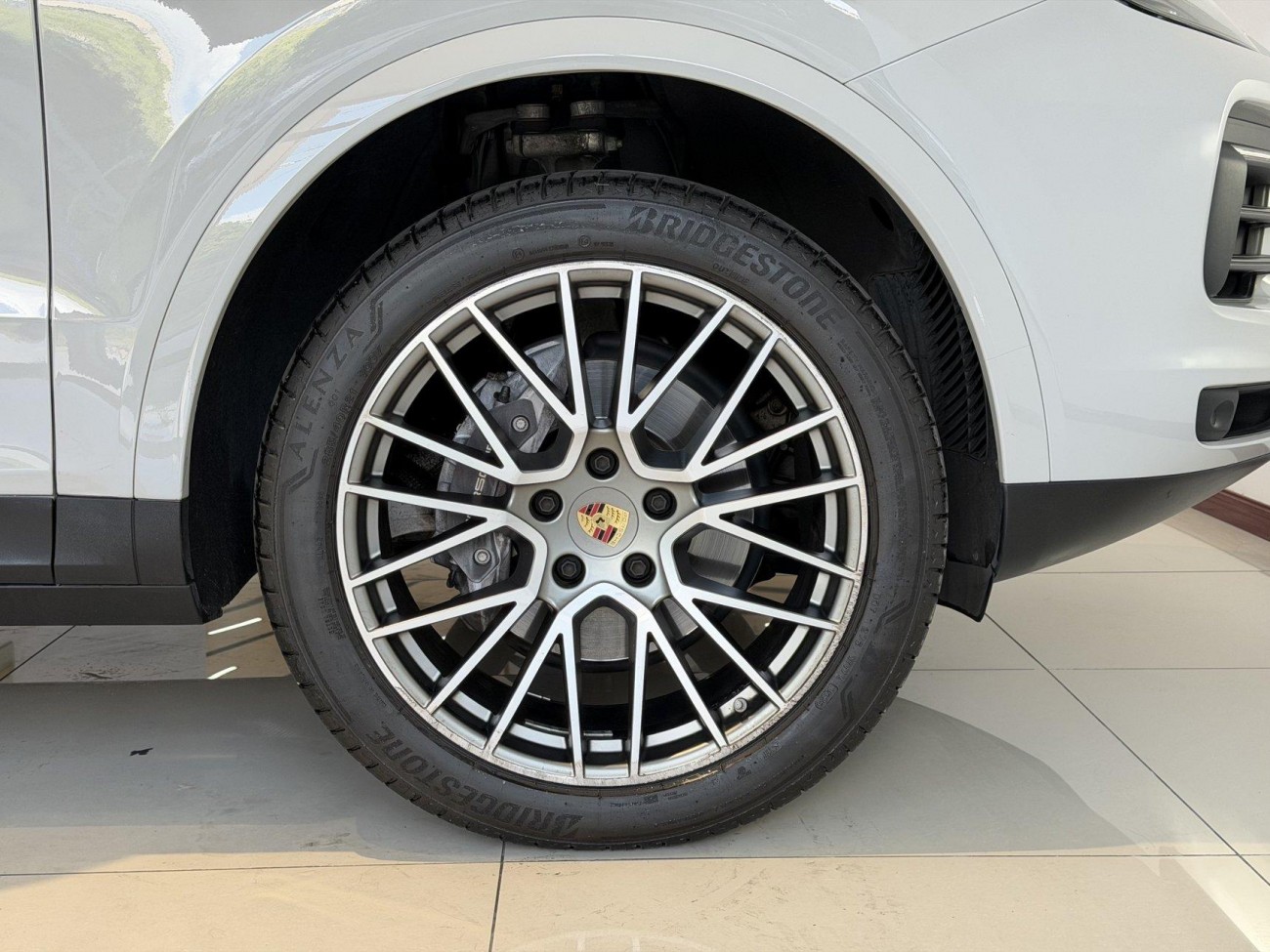 Porsche Cayenne 2023