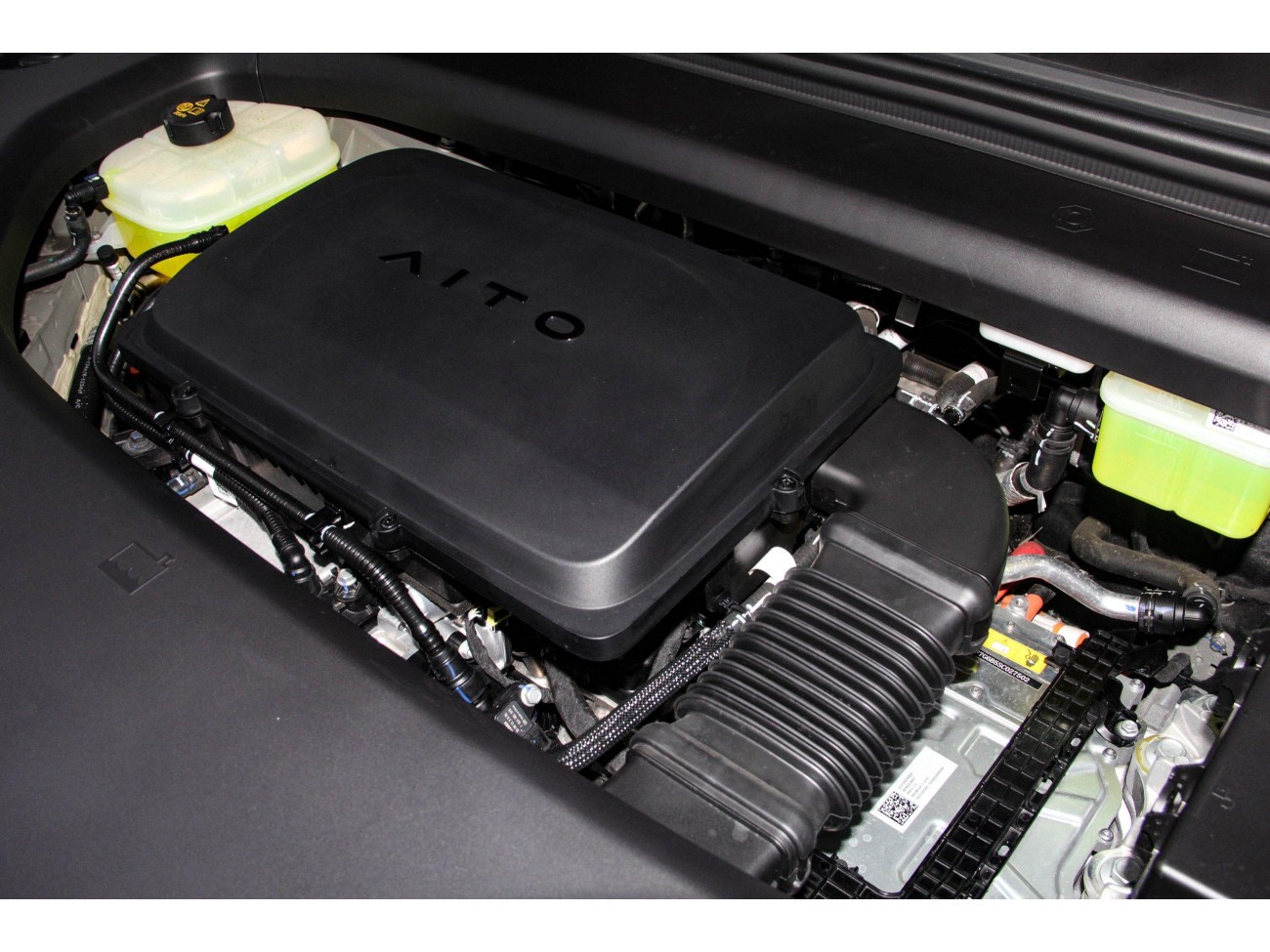AITO M8 2025