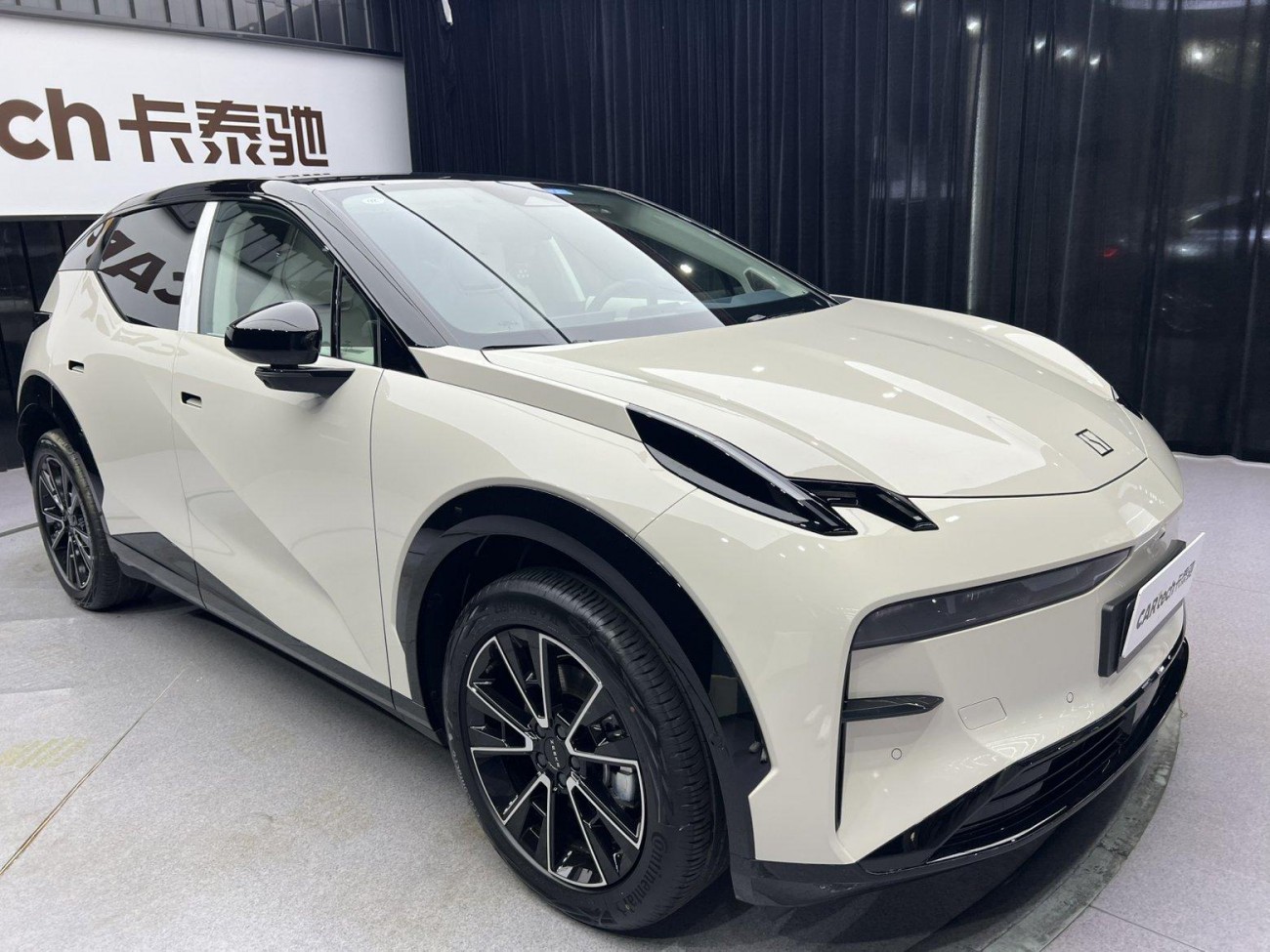 Zeekr X 2024