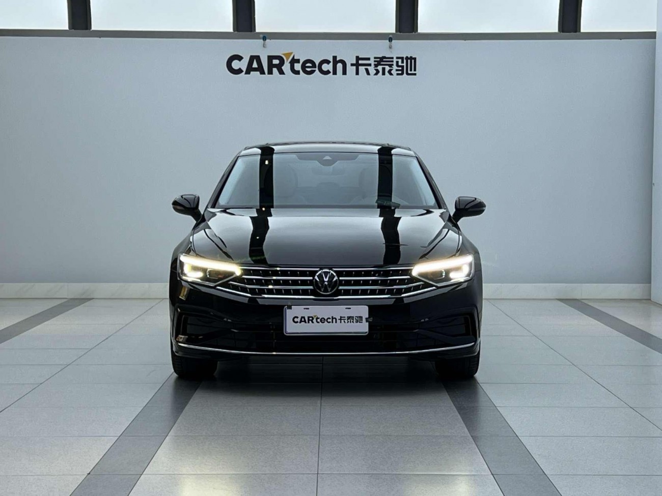 Volkswagen Magotan 2025