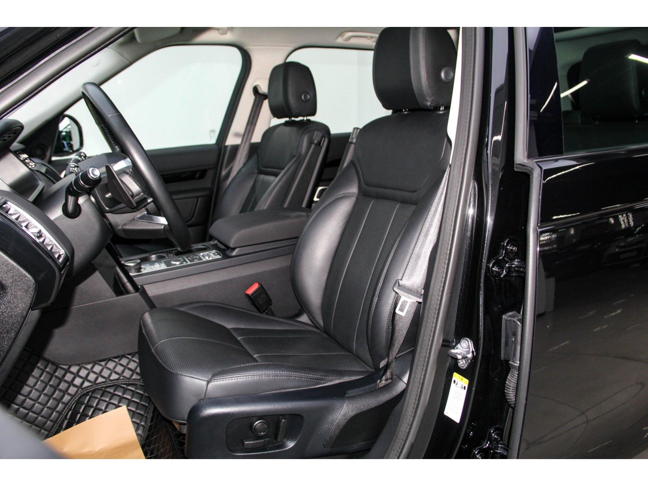 Land Rover Discovery 2021