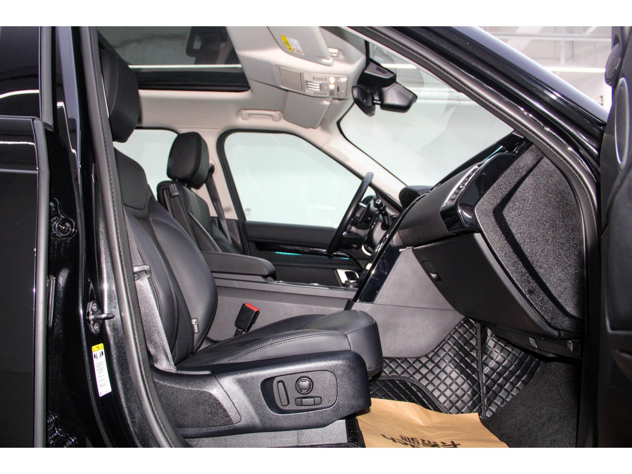 Land Rover Discovery 2021