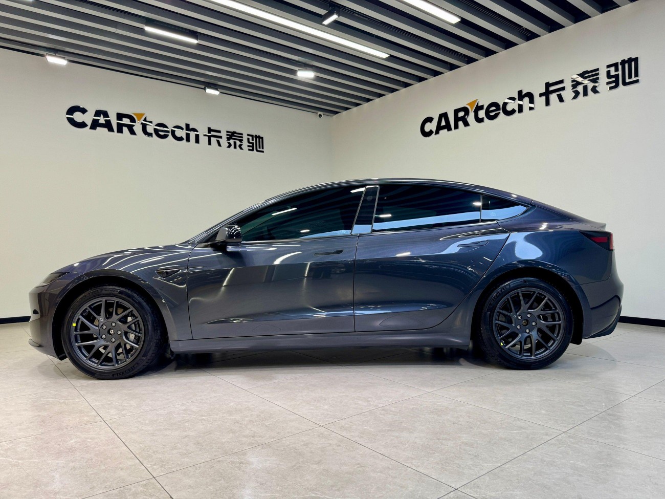 Tesla Model 3 2024