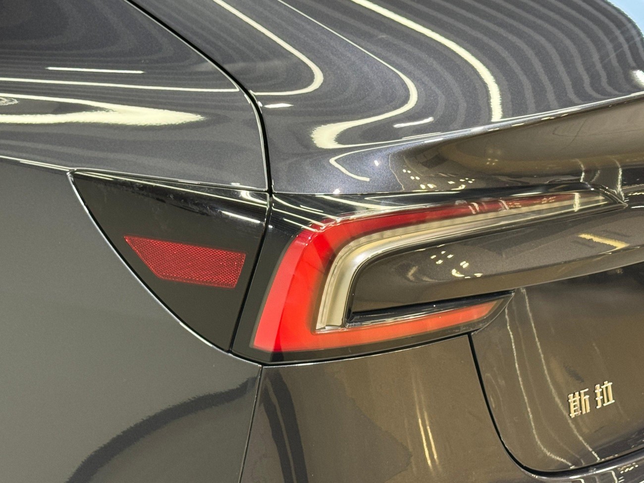 Tesla Model 3 2024