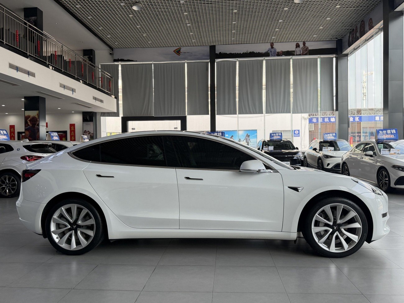 Tesla Model 3 2020