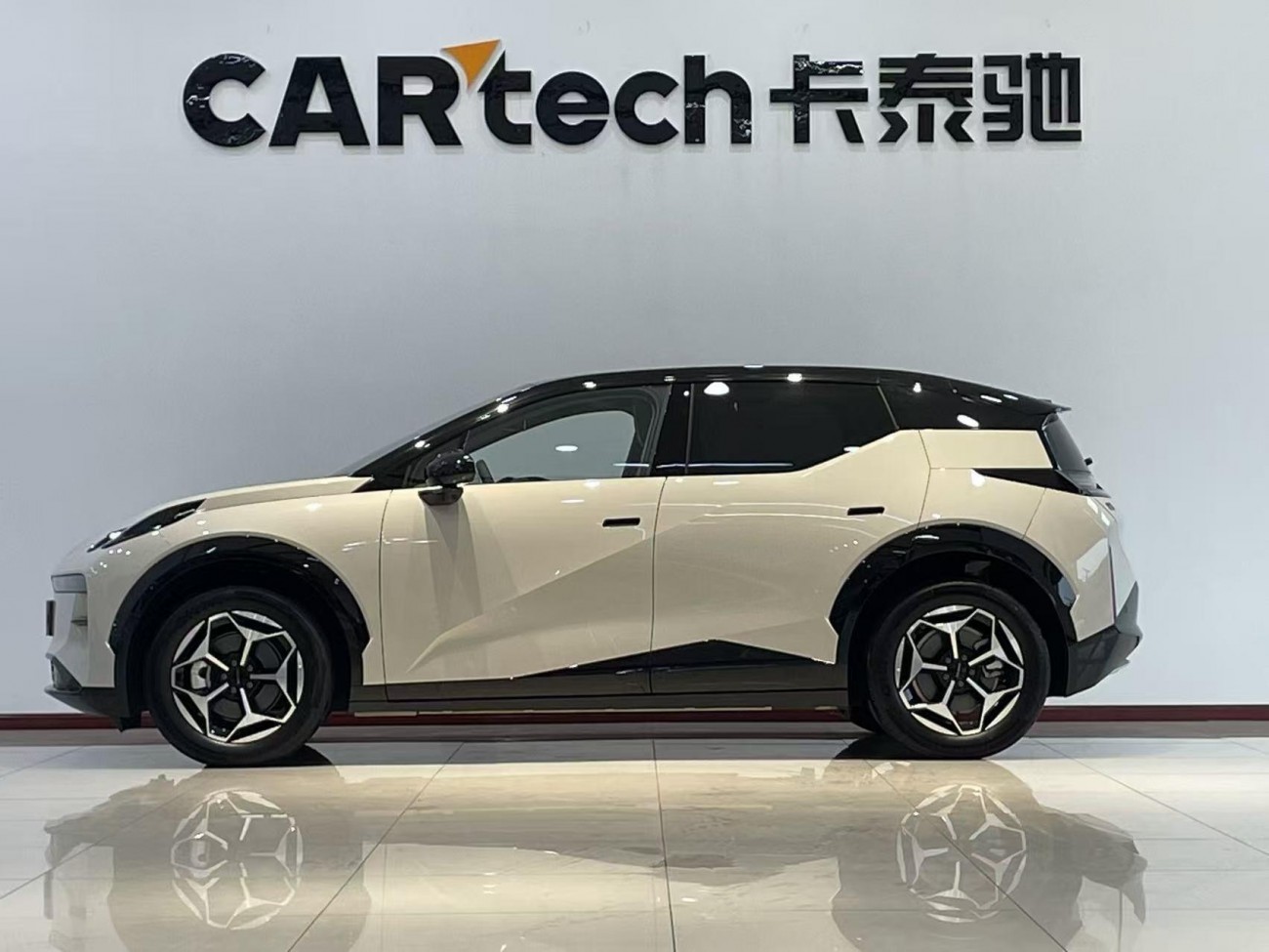 Zeekr X 2024