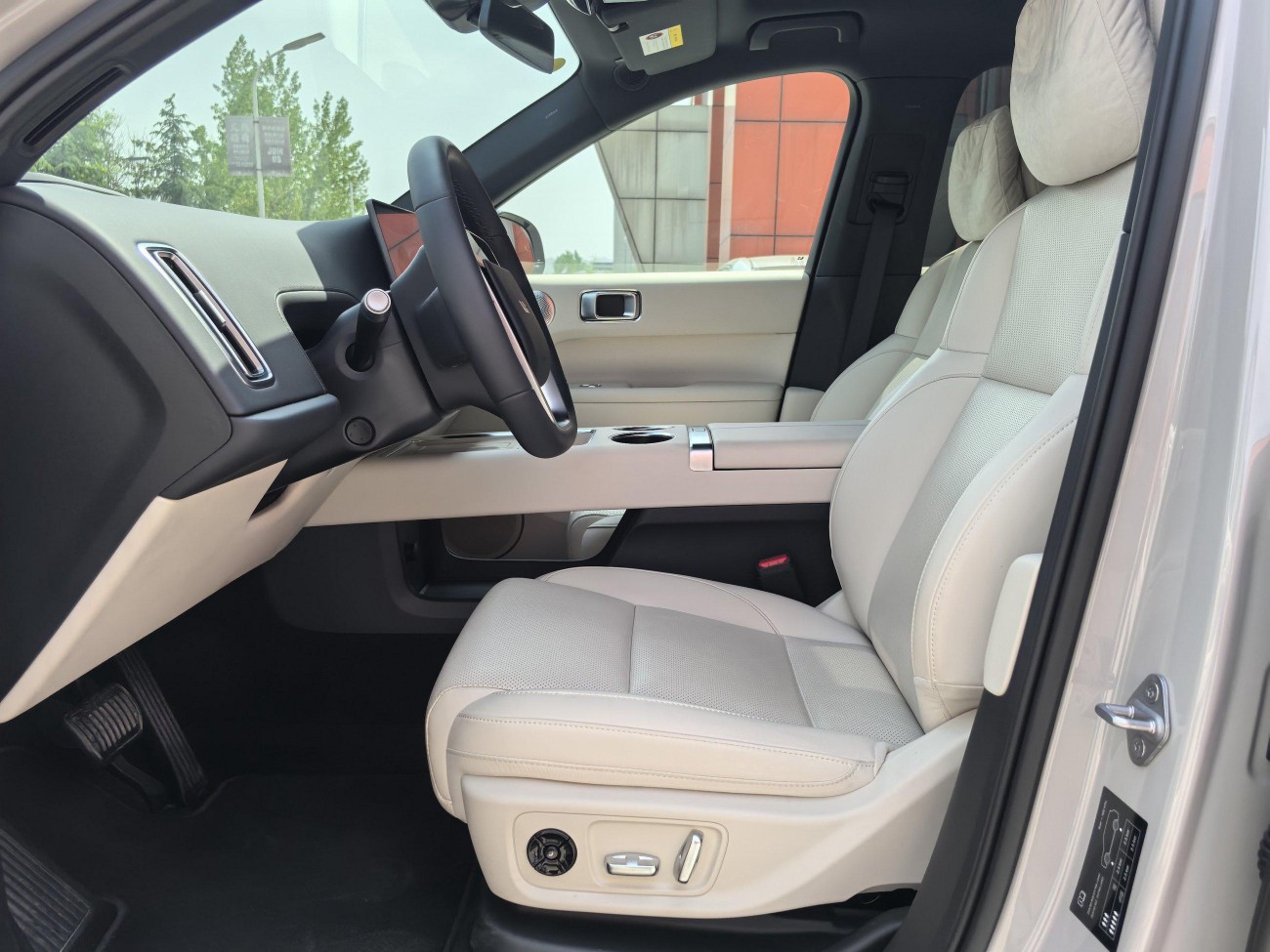 Li Auto L6 2025