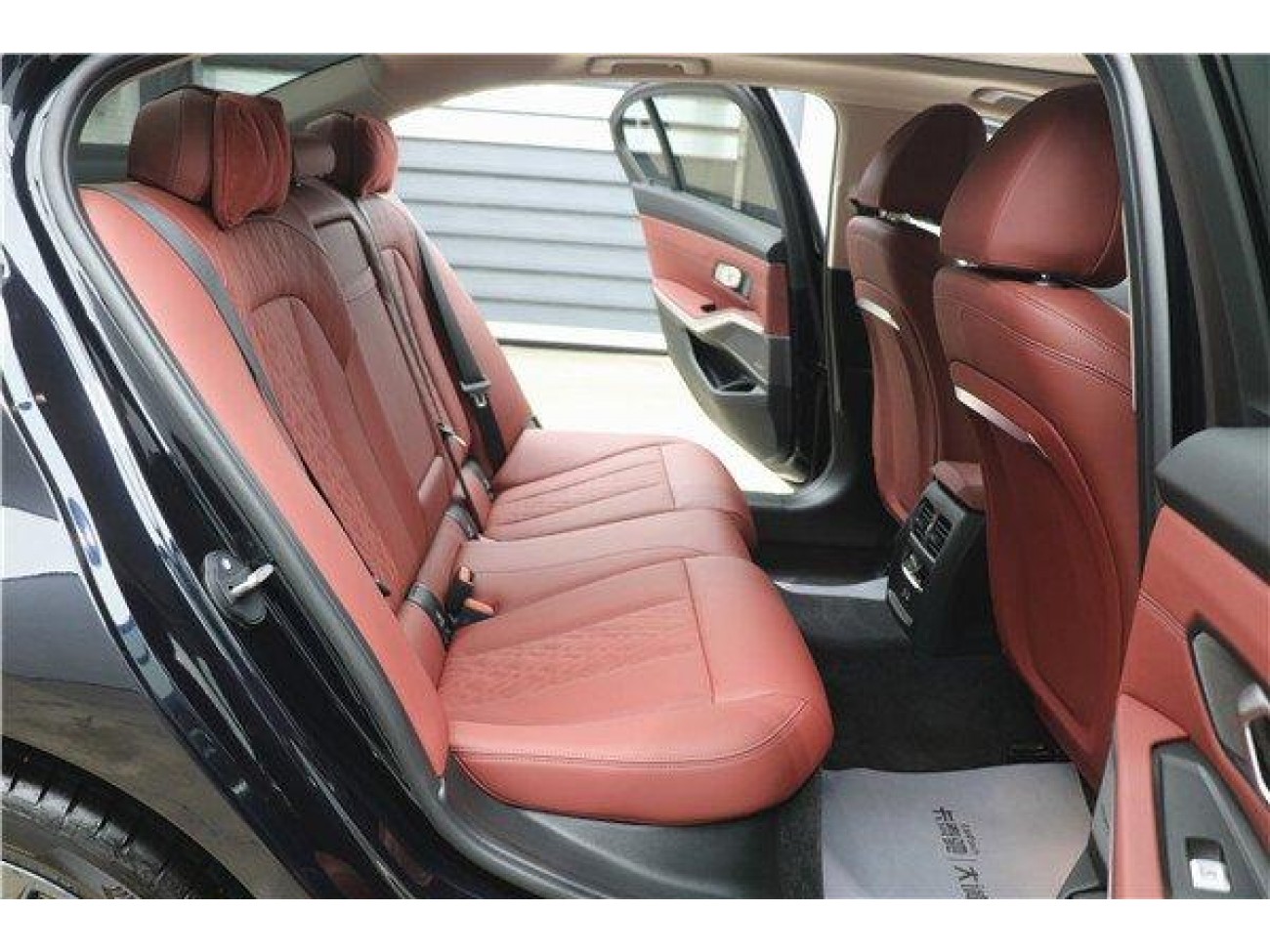 BMW 330Li 2025