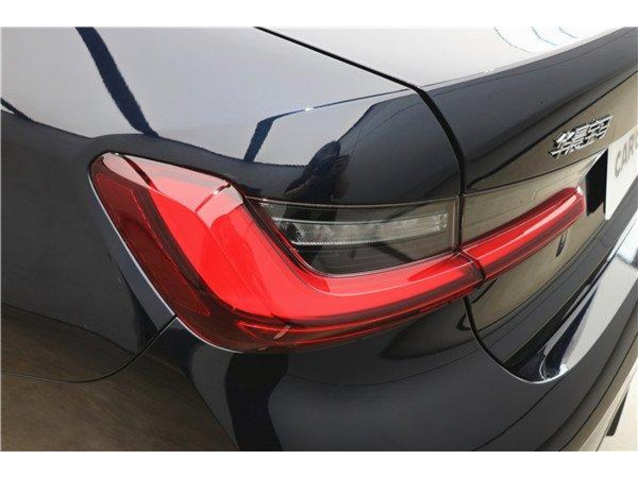 BMW 330Li 2025