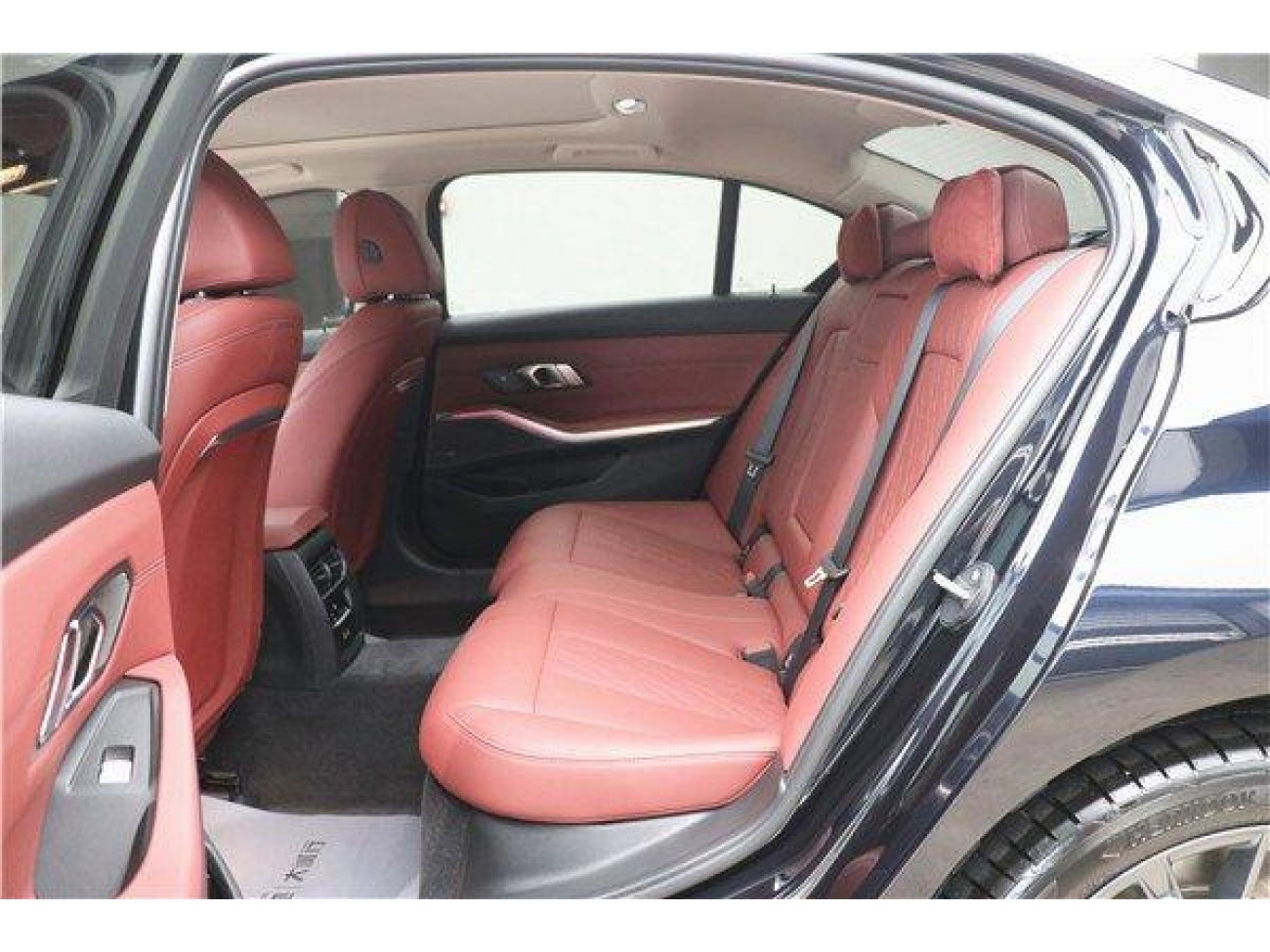 BMW 330Li 2025
