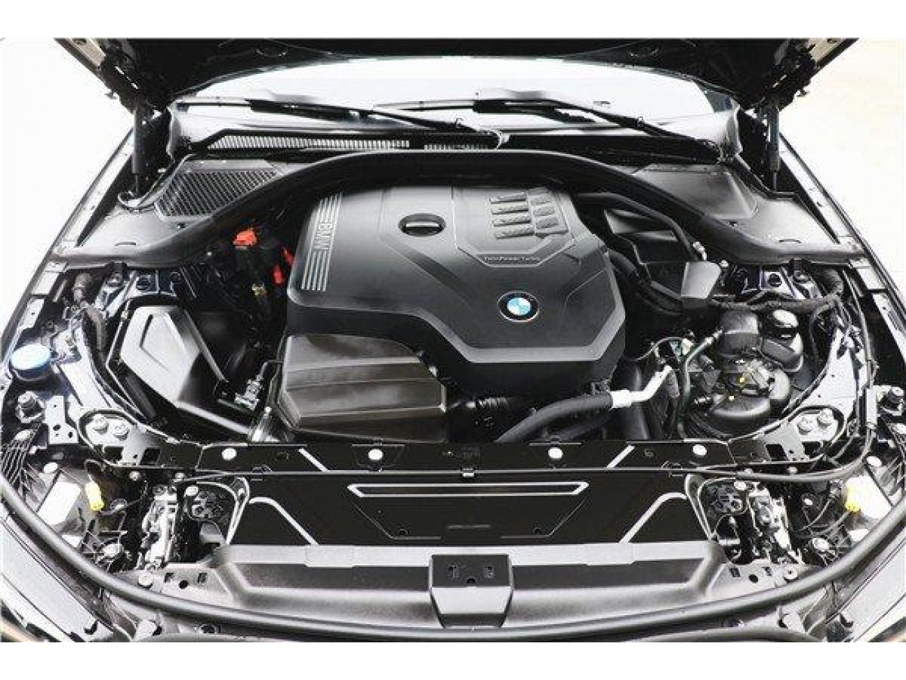 BMW 330Li 2025