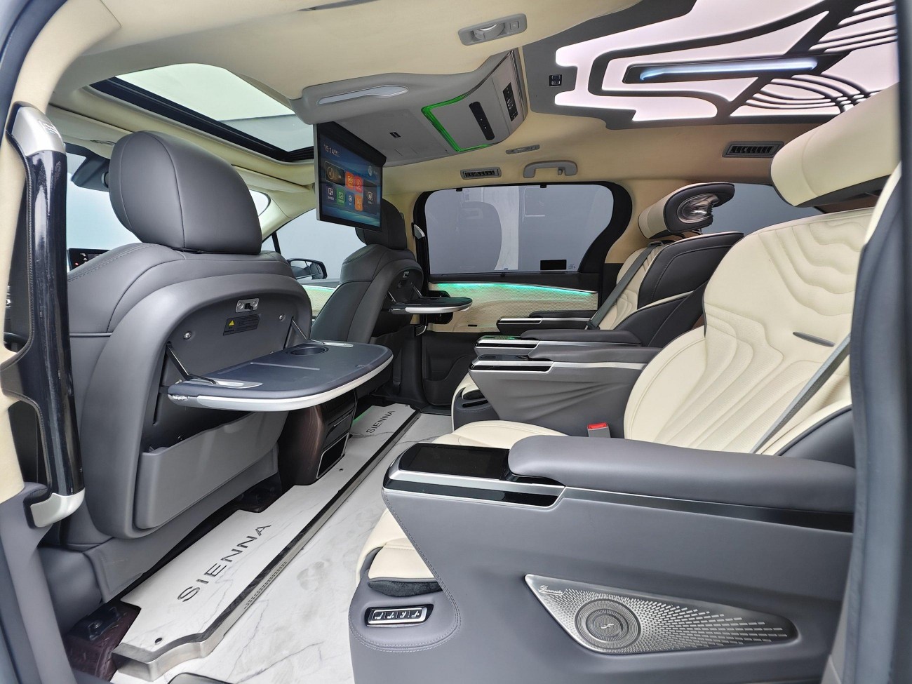 Toyota Sienna 2023