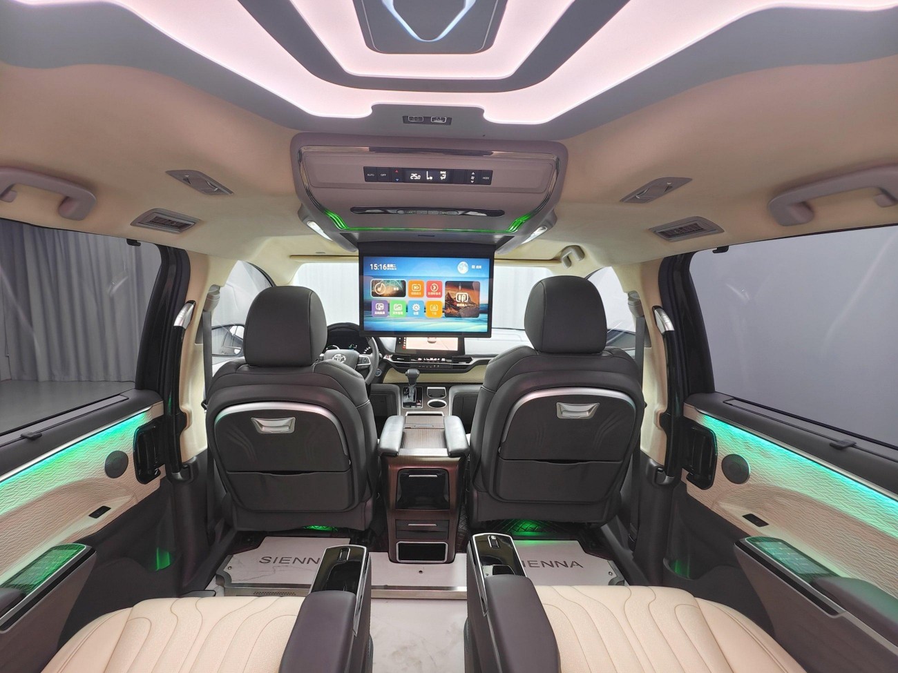 Toyota Sienna 2023