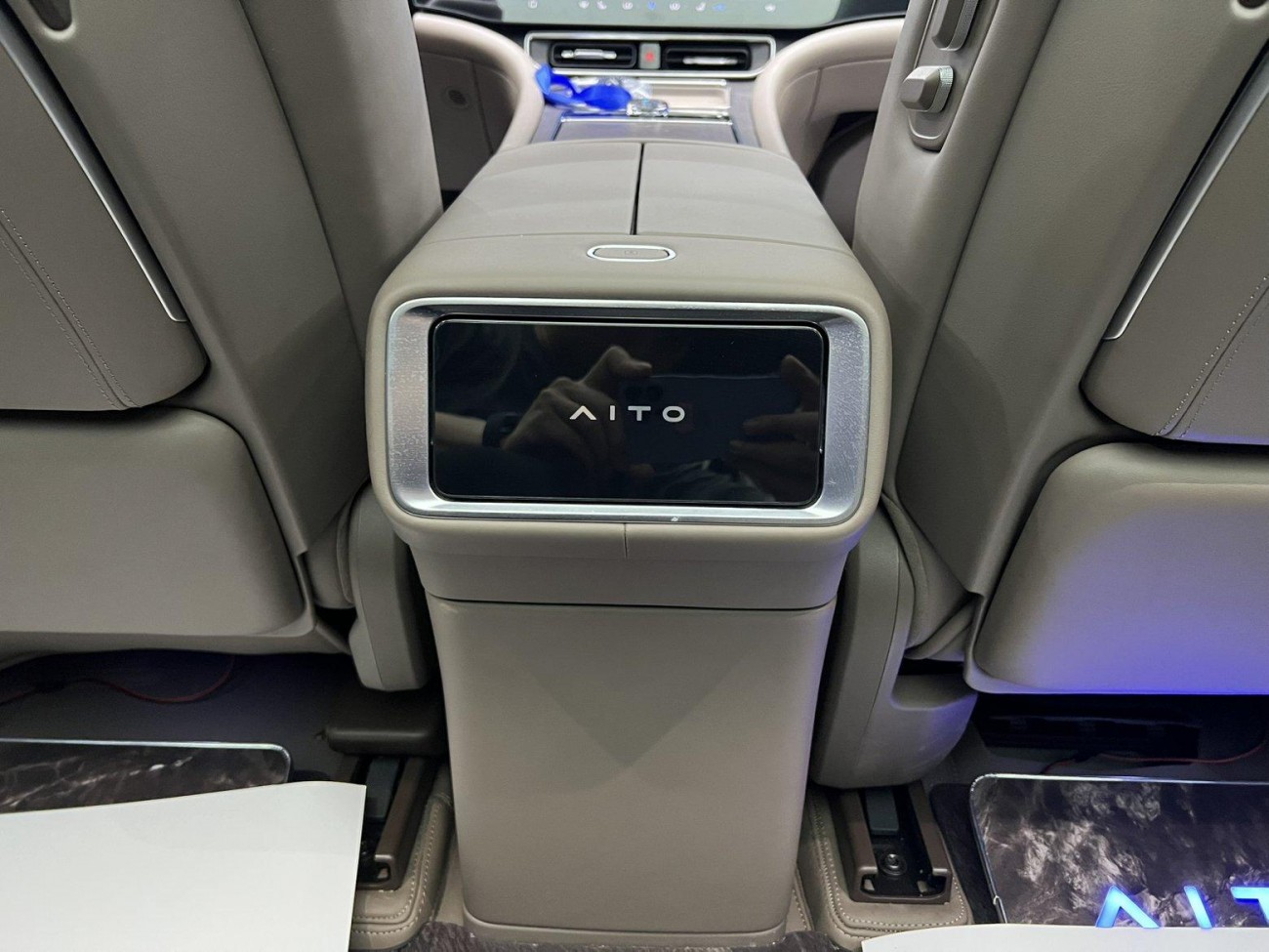 AITO M9 2025