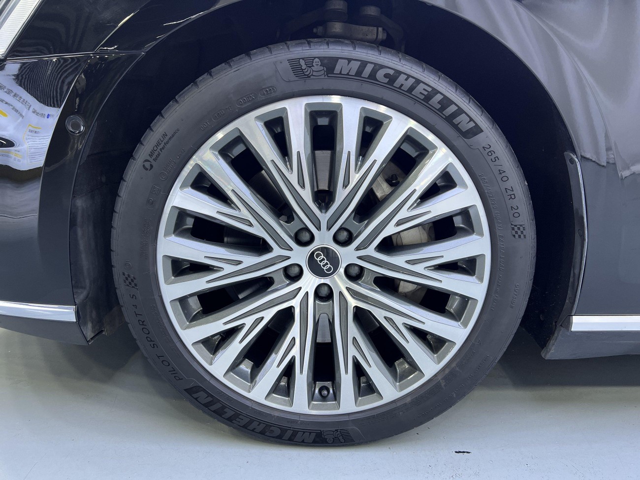 Audi A8L 55 TFSI 2021