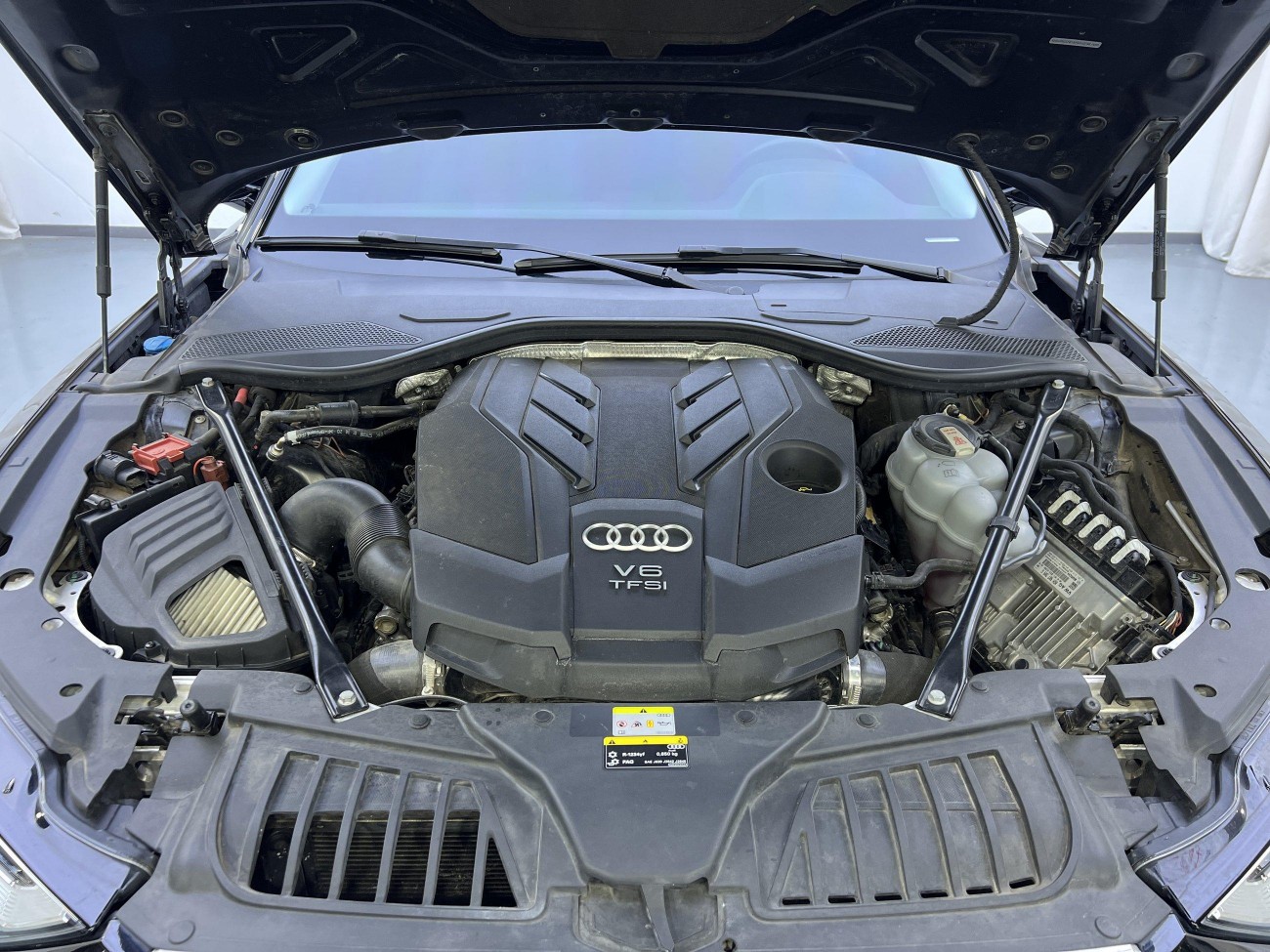 Audi A8L 55 TFSI 2021