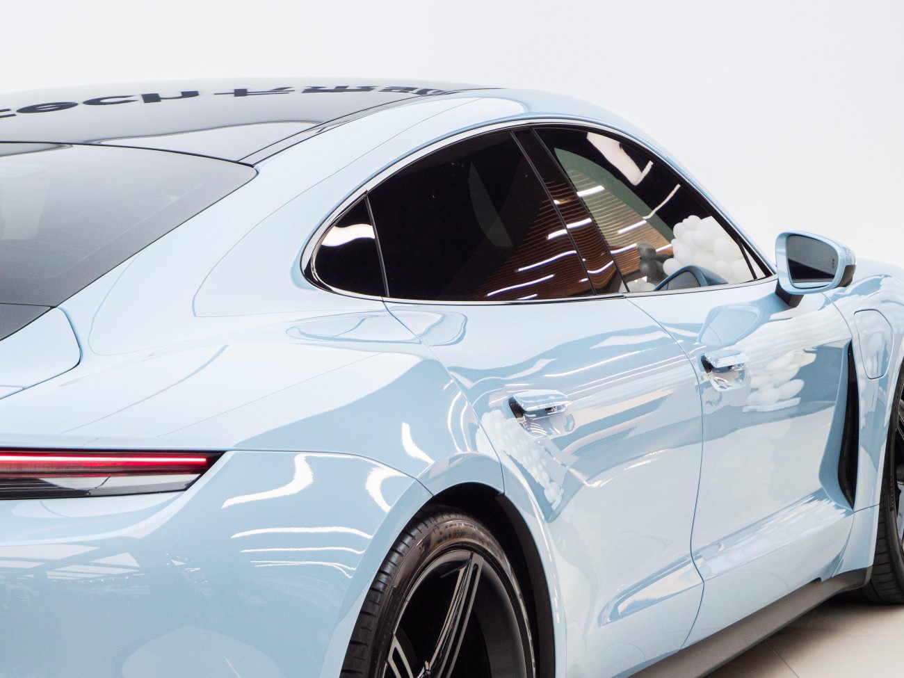 Porsche Taycan 2023