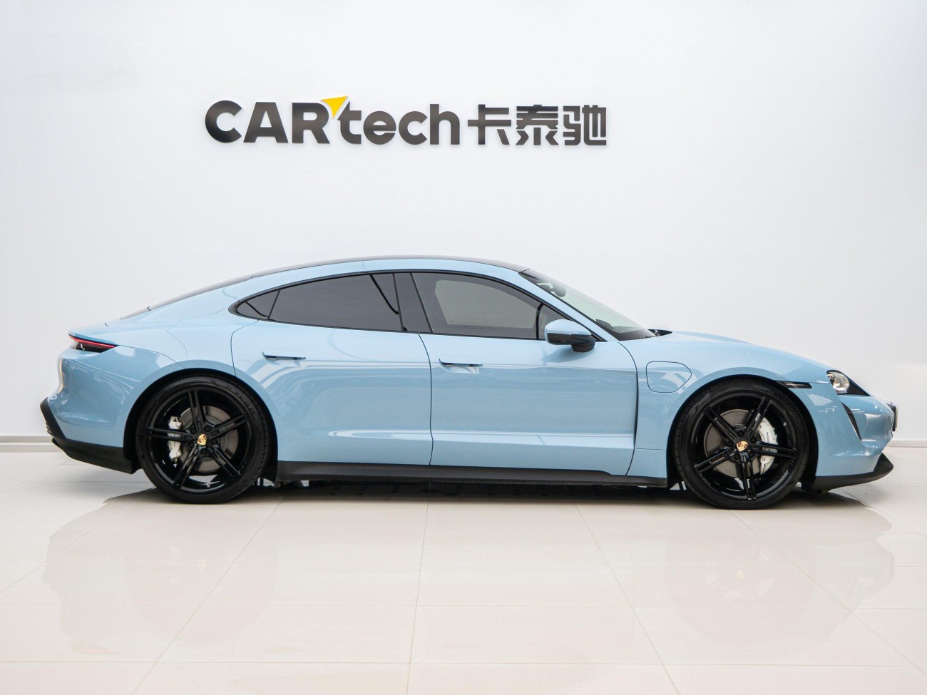 Porsche Taycan 2023