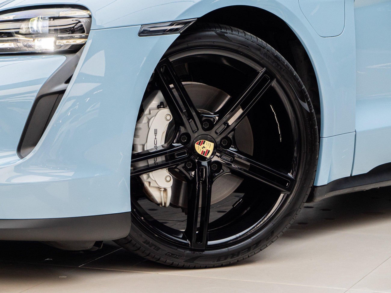 Porsche Taycan 2023