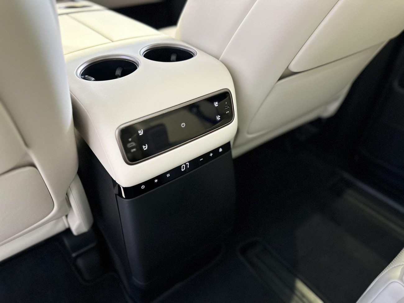 Li Auto MEGA 2025