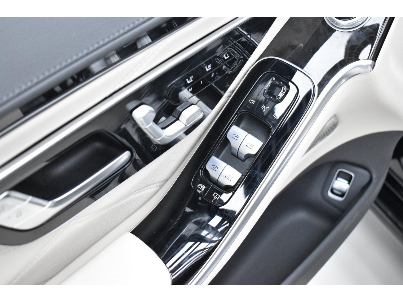 Mercedes-Benz S 480 4MATIC 2024