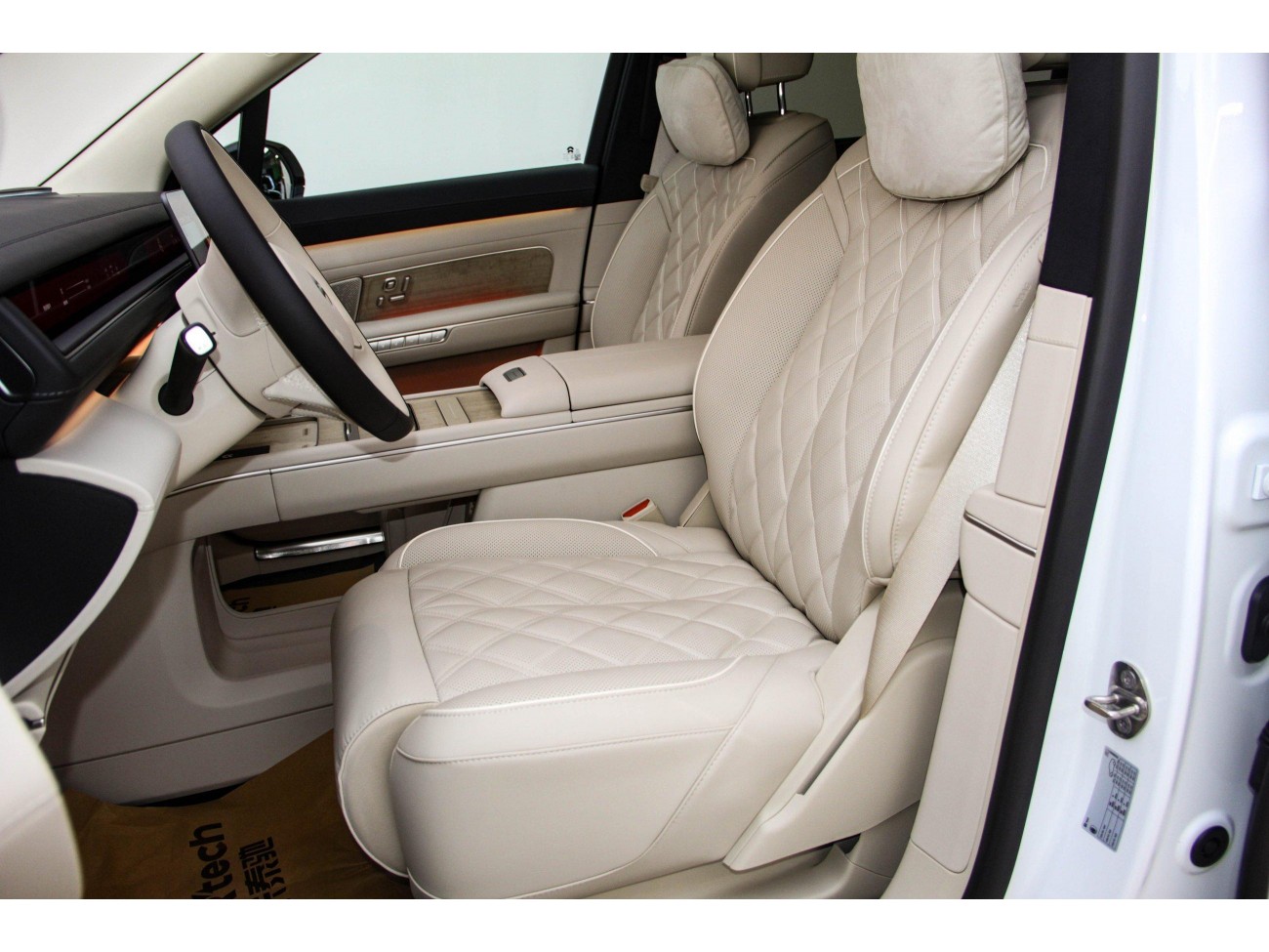 NIO ES8 2025