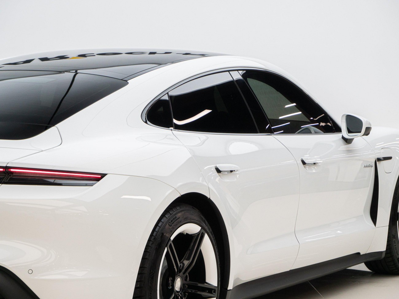 Porsche Taycan 2023