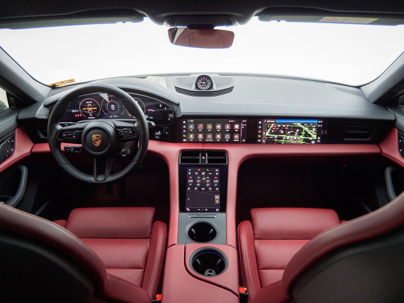 Porsche Taycan 2023