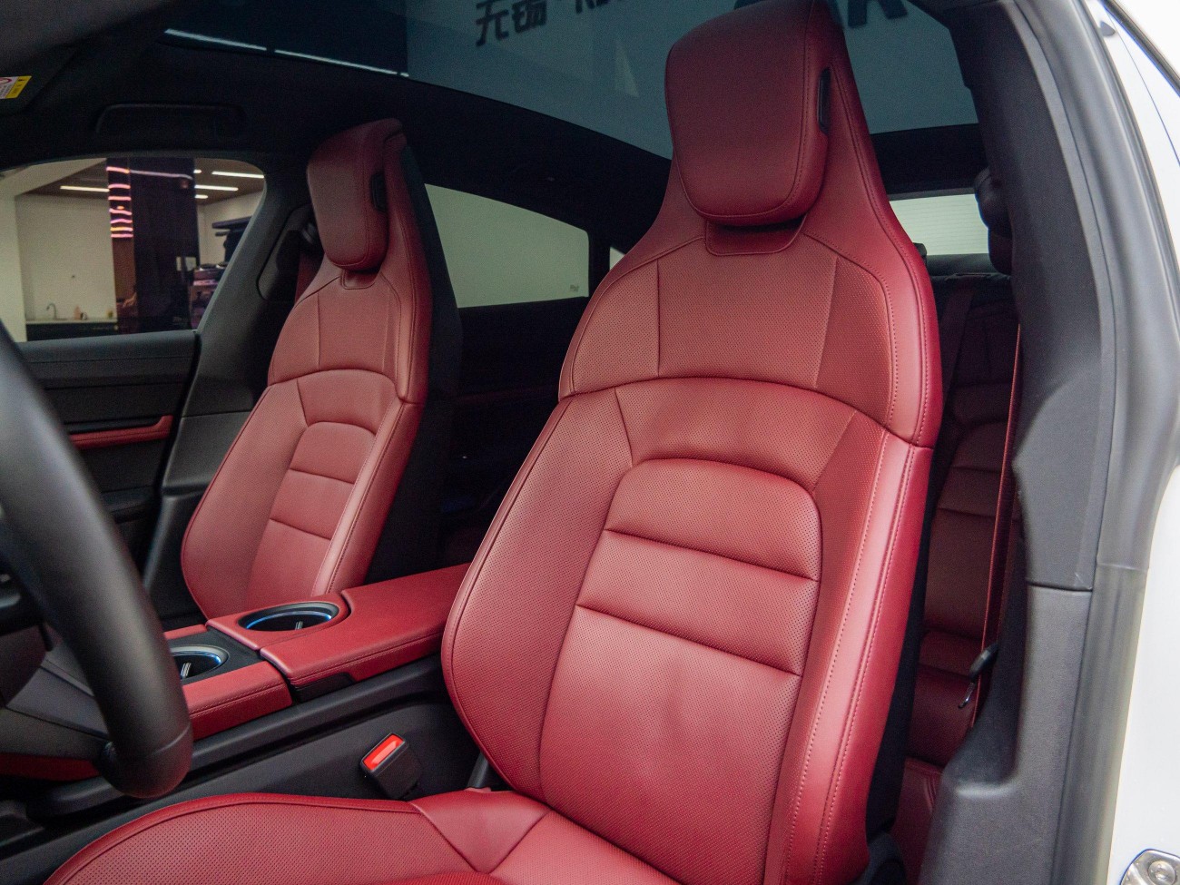 Porsche Taycan 2023