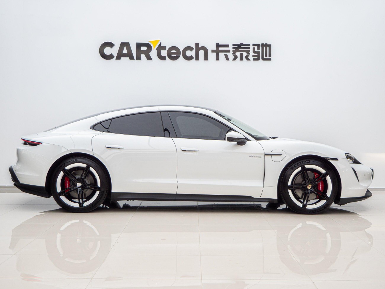 Porsche Taycan 2023
