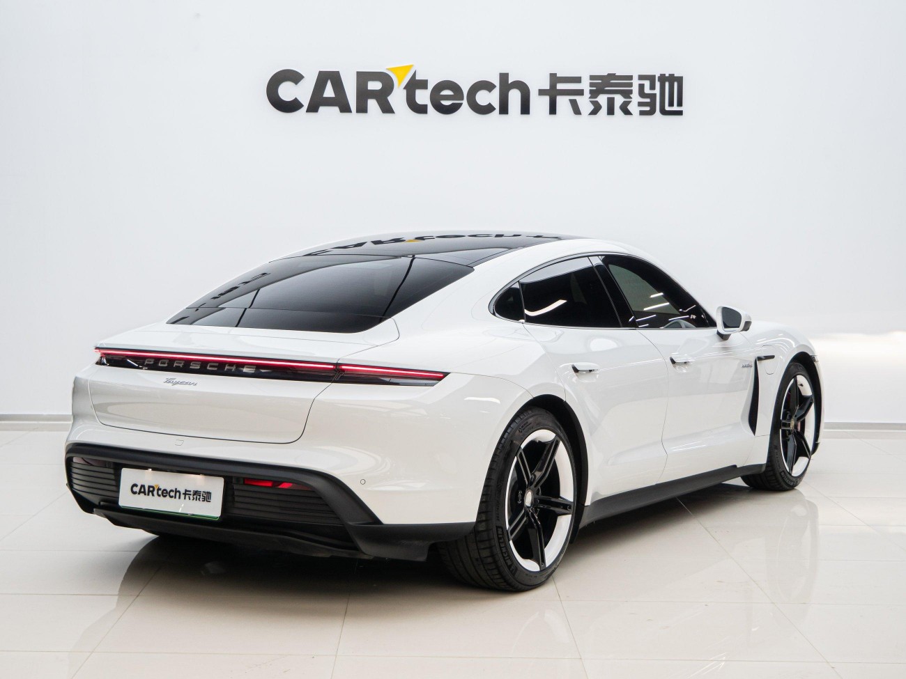 Porsche Taycan 2023