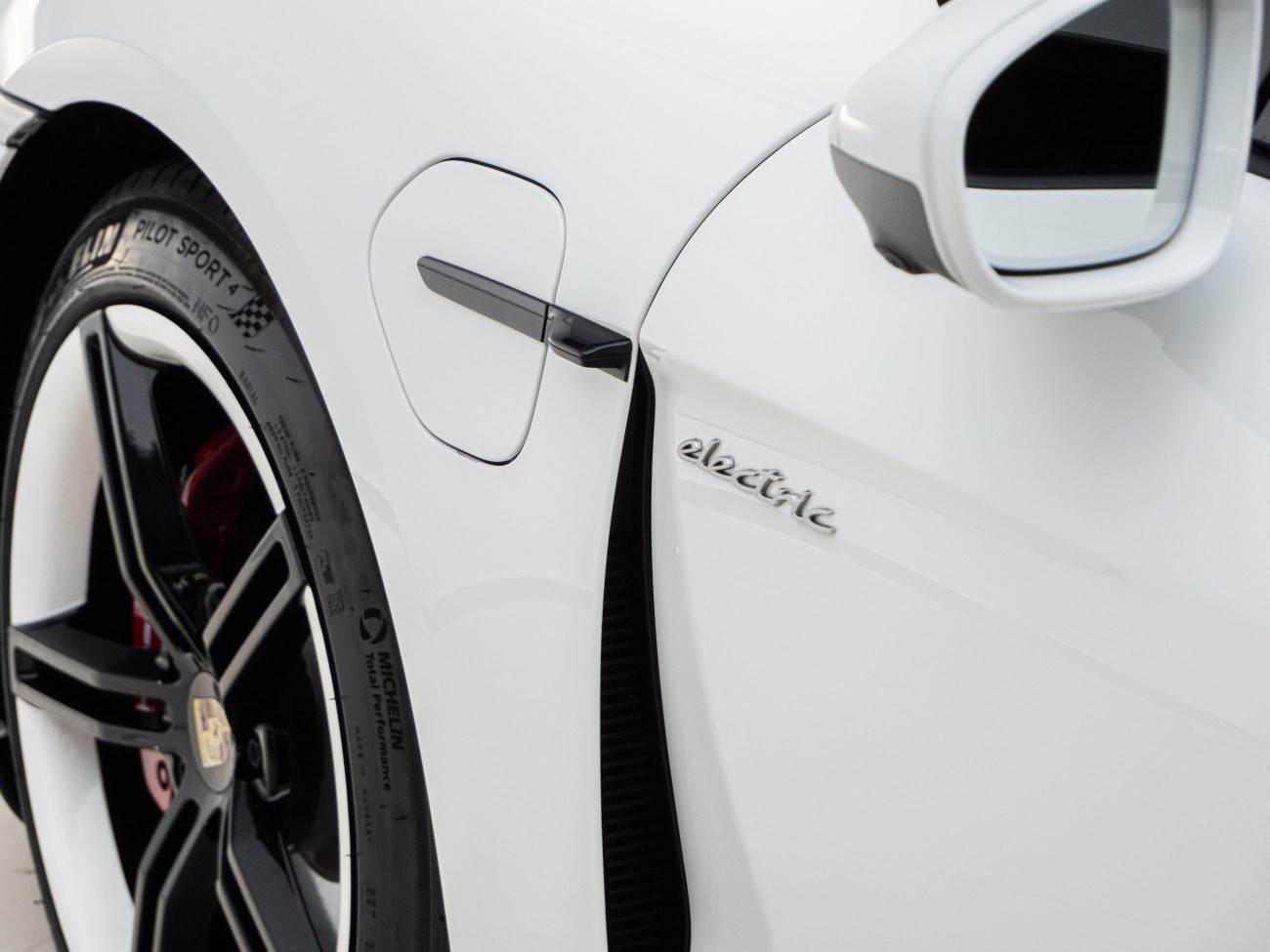 Porsche Taycan 2023
