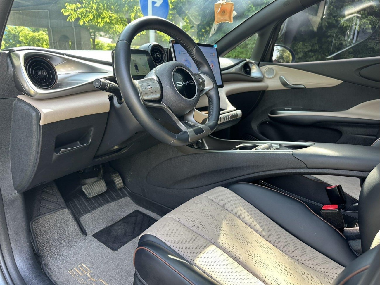 BYD Dolphin 2023