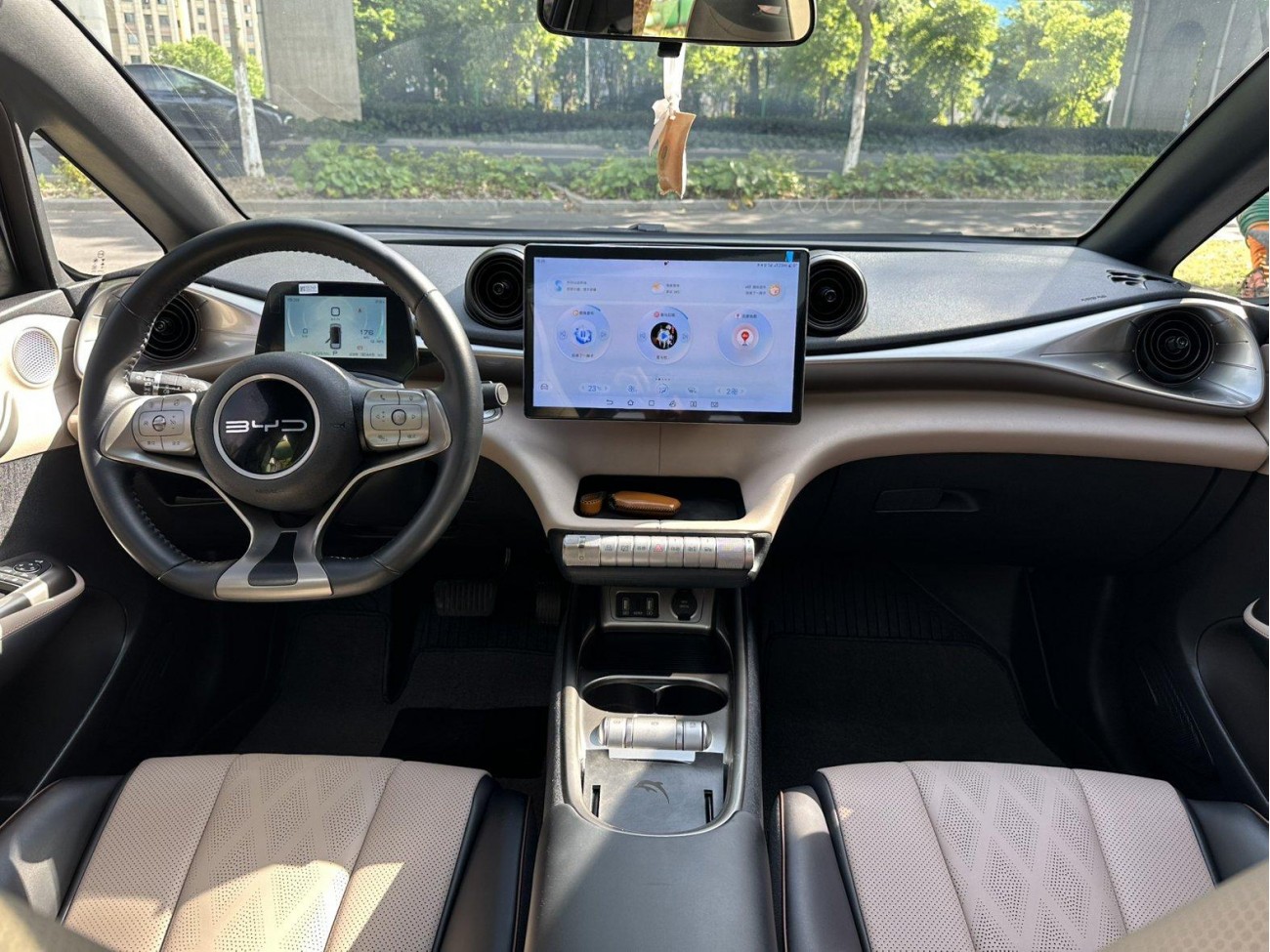 BYD Dolphin 2023