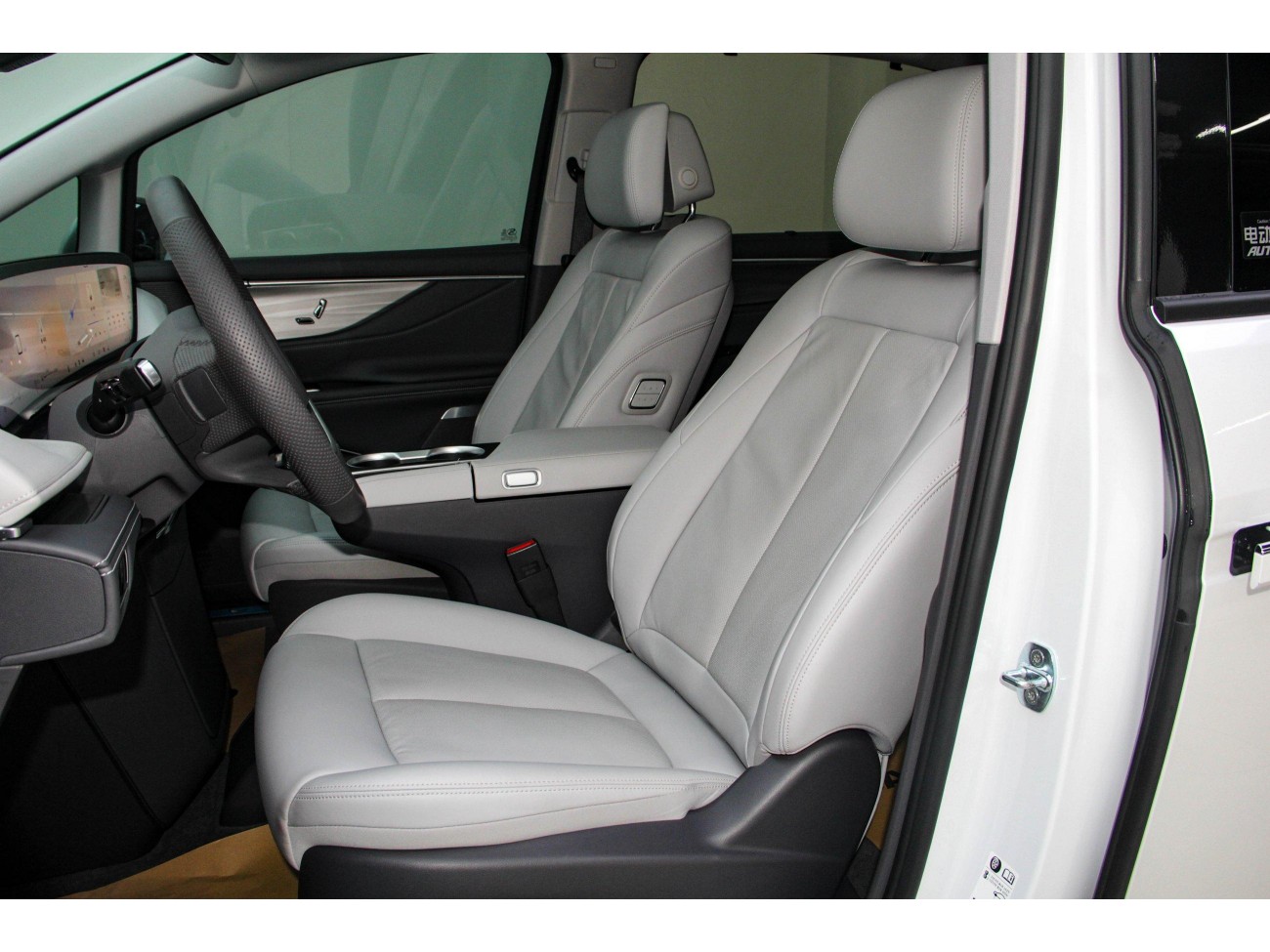 Buick GL8 2025
