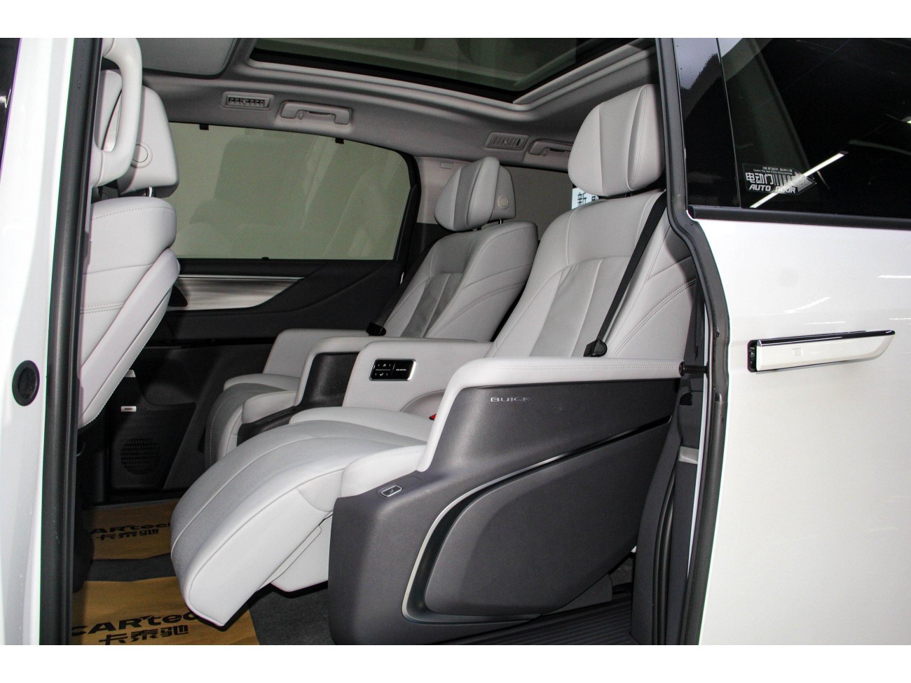 Buick GL8 2025
