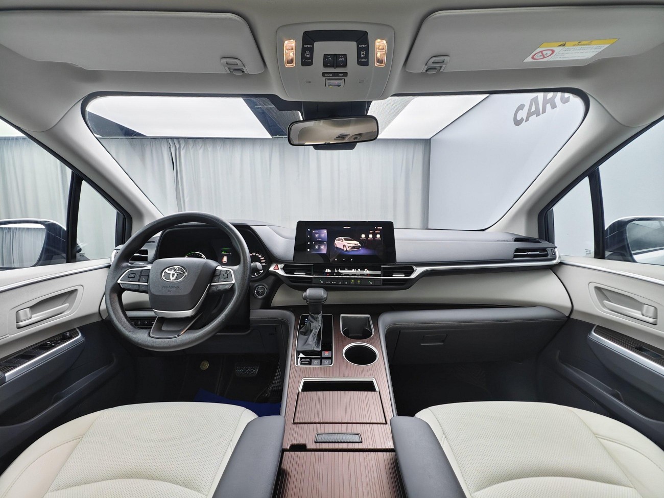 Toyota Granvia 2025