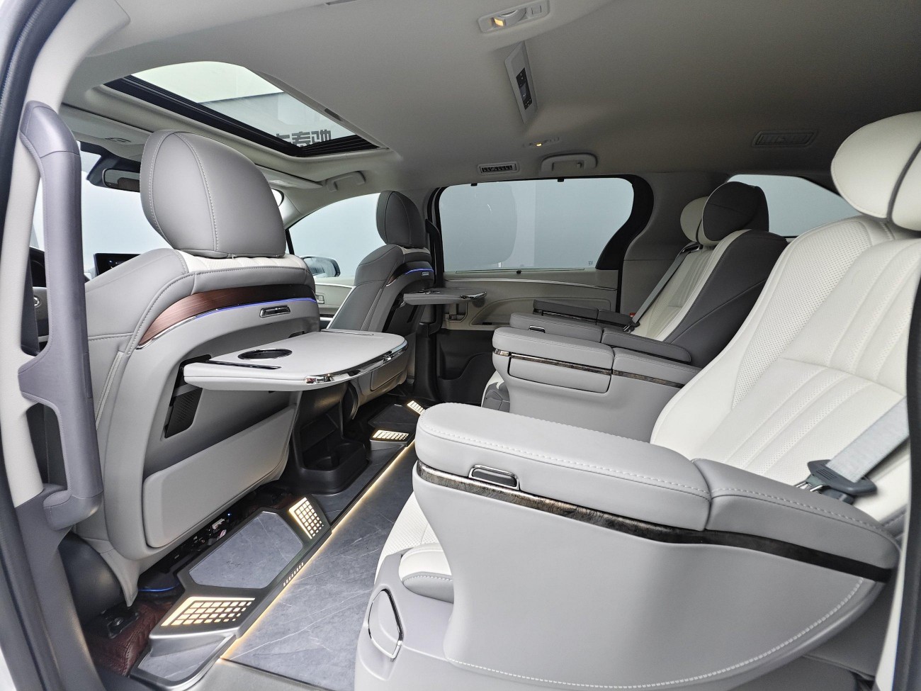 Toyota Granvia 2025