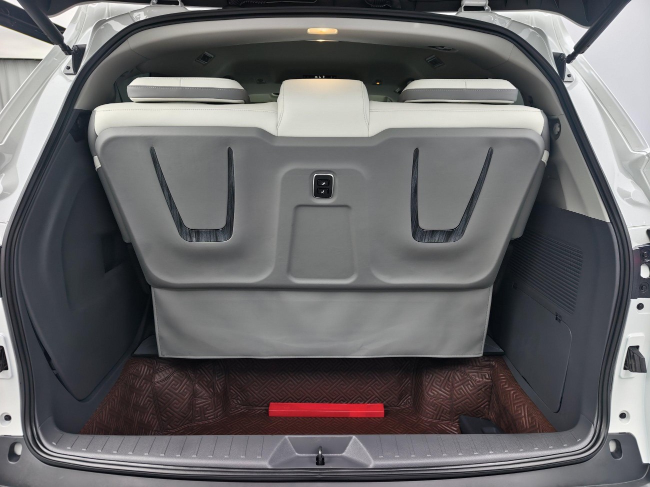 Toyota Granvia 2025
