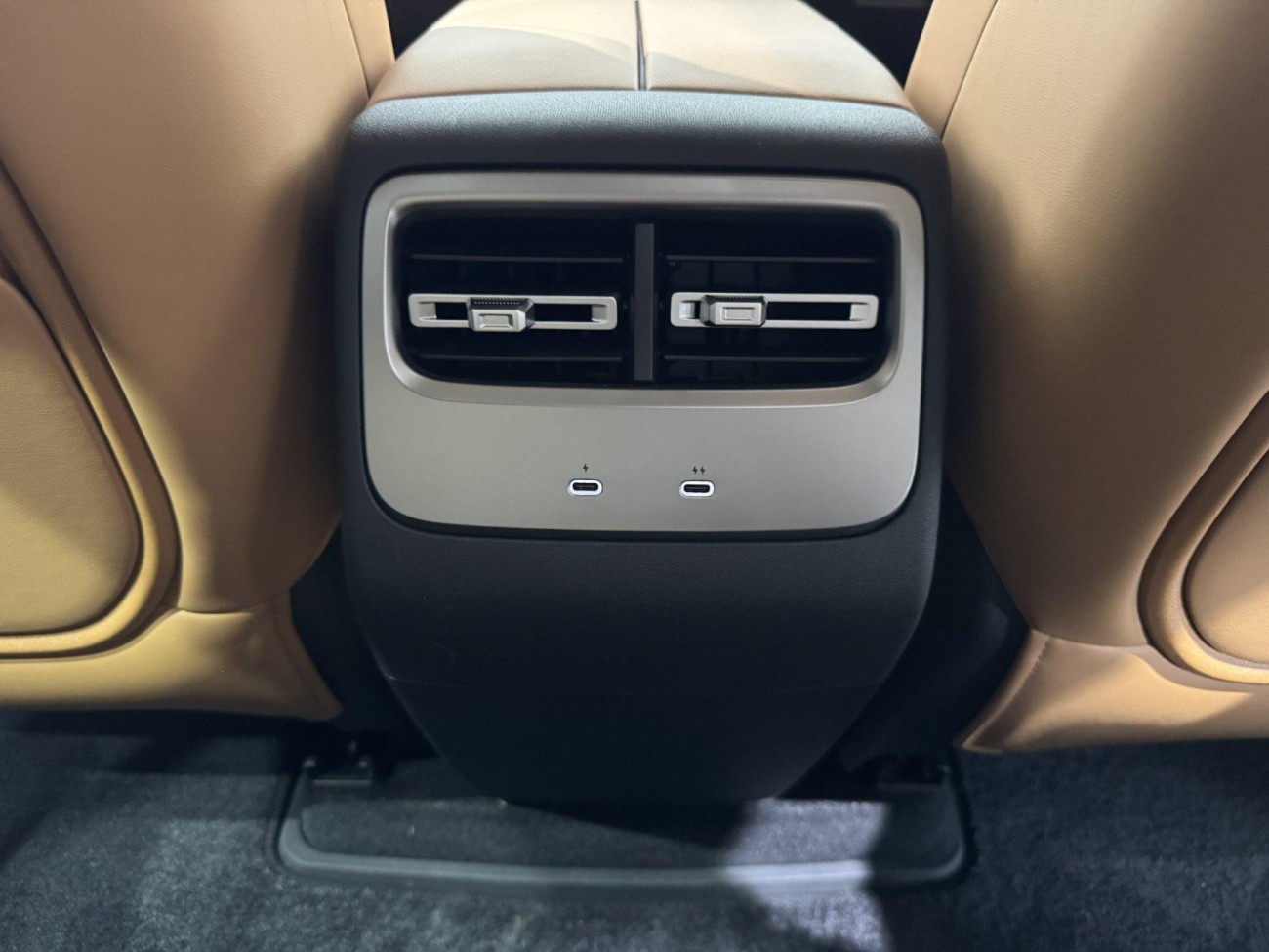 iCAR V27 2026