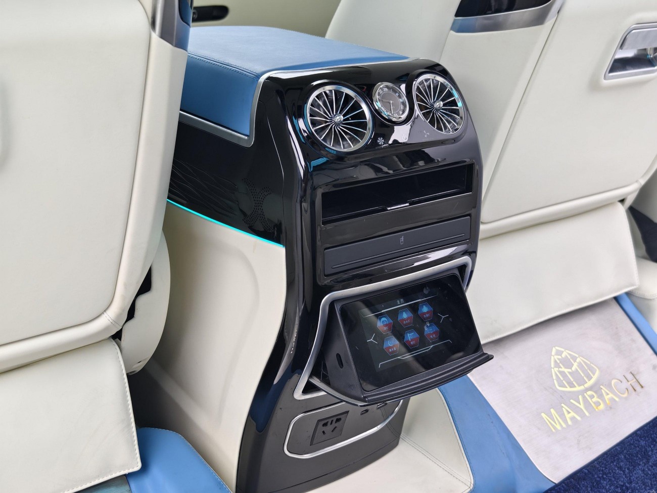 Mercedes-Benz Vito 2023