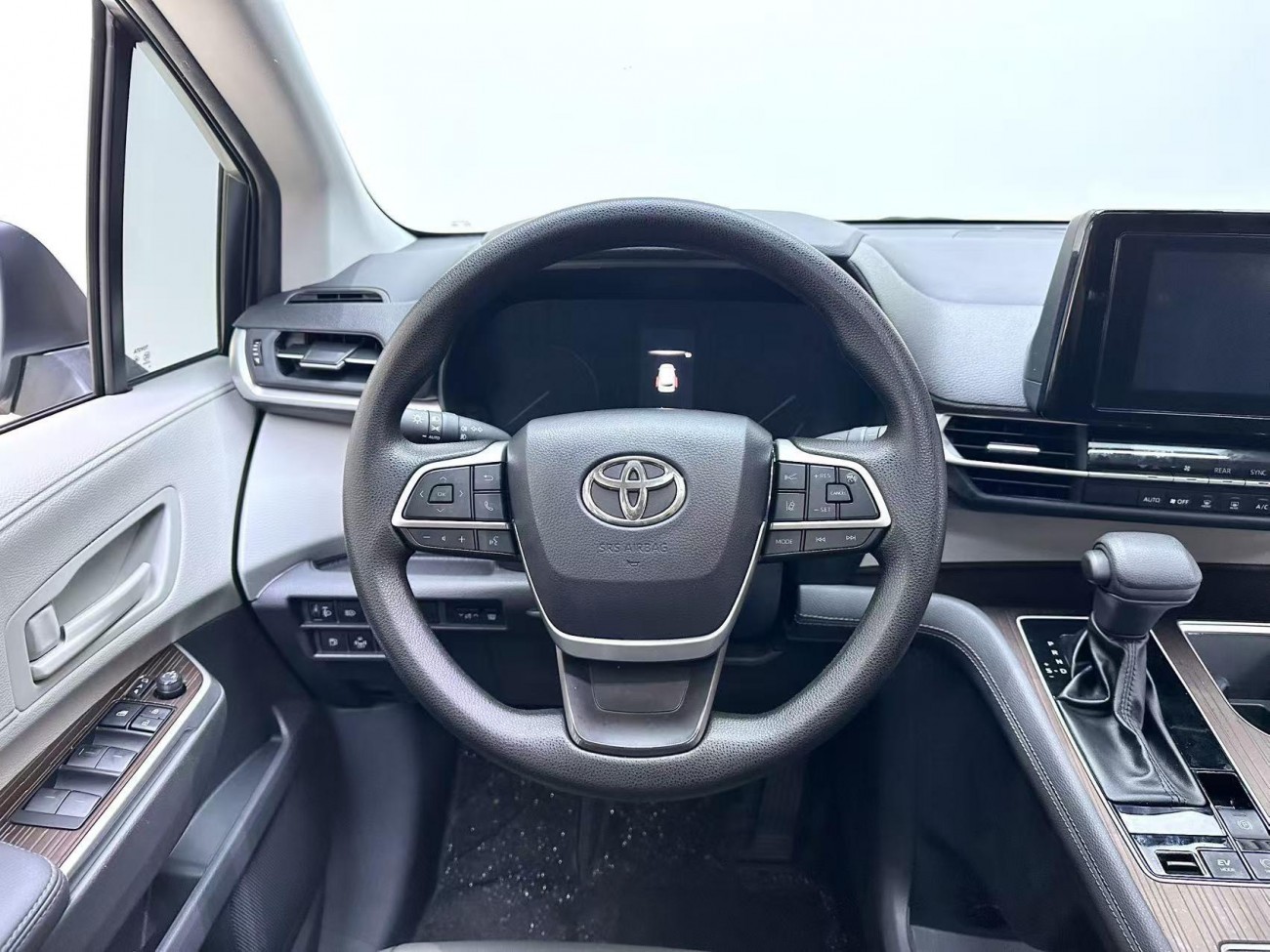 Toyota Sienna 2024