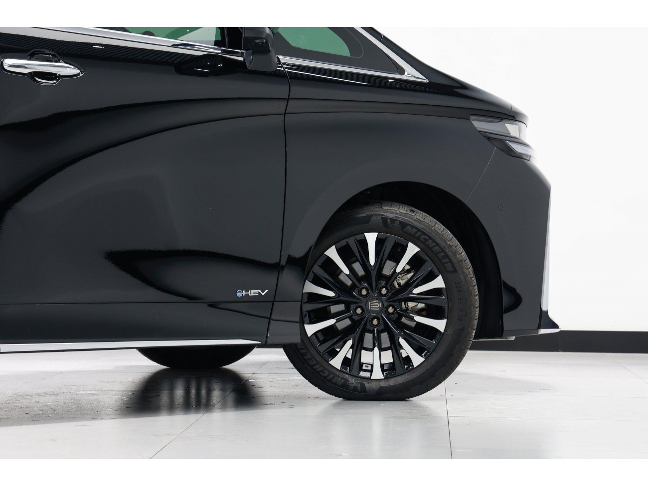 Toyota Vellfire 2024