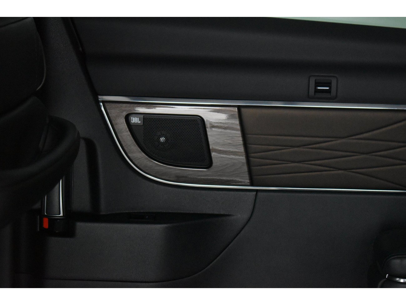 Toyota Vellfire 2024